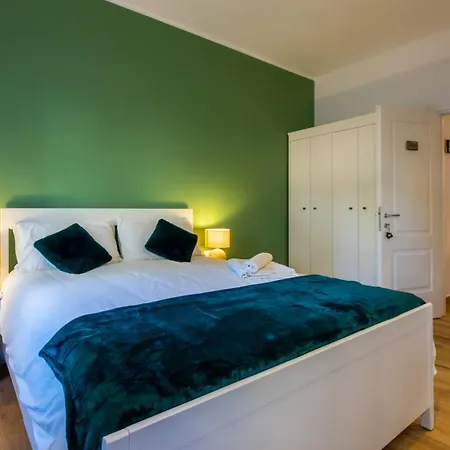 Bed & Breakfast Across The Room-3